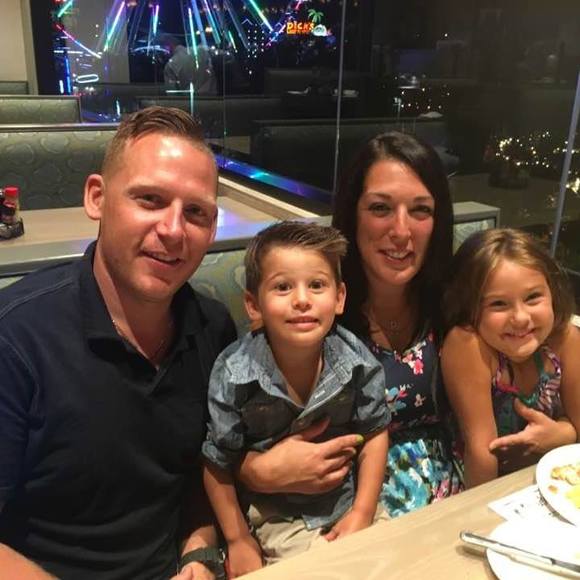 Meet your Posher, Nicole - Picture 1 of 1